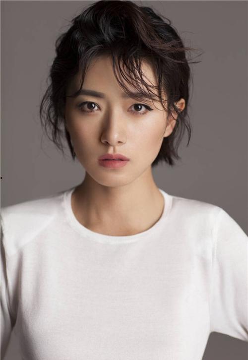 万茜行李爆料视频播放,揭秘明星出行必备清单  第1张 万茜行李爆料视频播放,揭秘明星出行必备清单  第1张