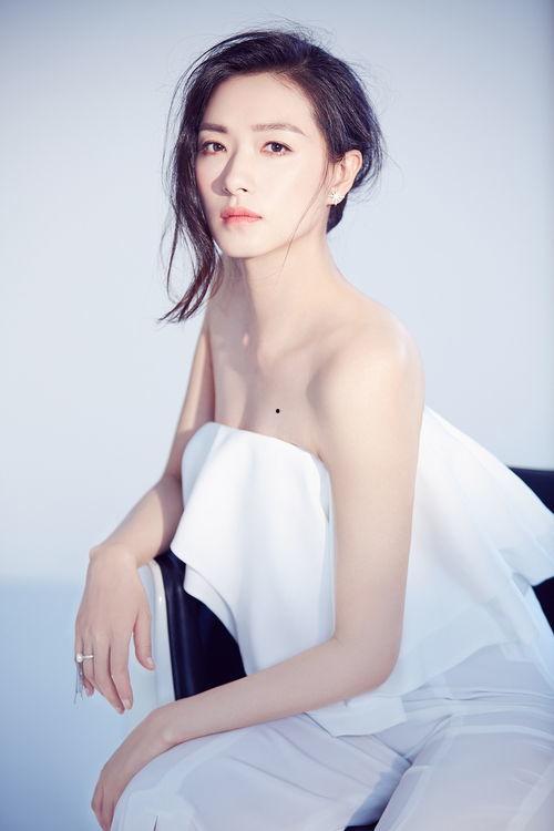 万茜行李爆料视频播放,揭秘明星出行必备清单  第2张 万茜行李爆料视频播放,揭秘明星出行必备清单  第2张